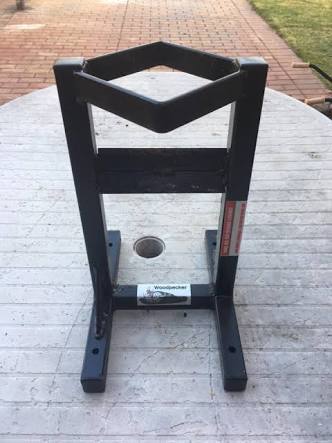 WOODPECKER LOG SPLITER