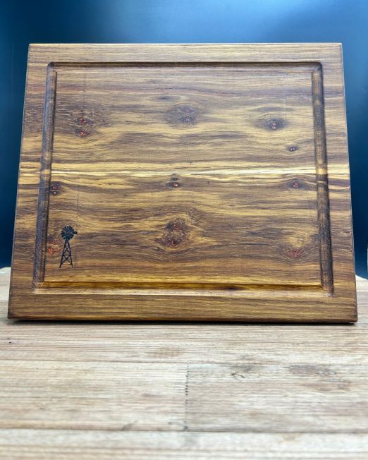 Kiaat wood cutting board with Juice groove Medium