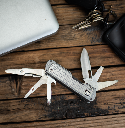 LEATHERMAN FREE T4